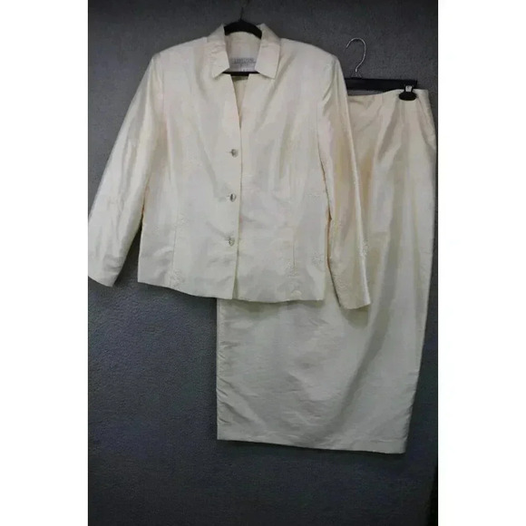 Larry Levine Embroidered Floral Midi Skirt Suit-Size 16-Lined-Back Slit - Picture 1 of 15